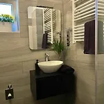 Leander House Гостевой дом