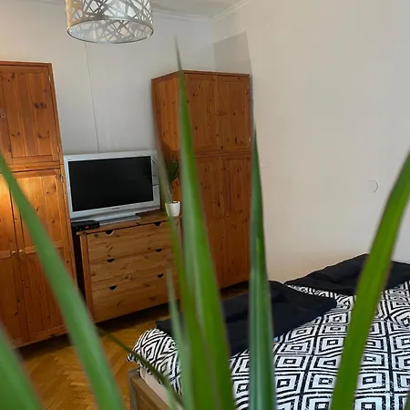 Guest house Leander House *