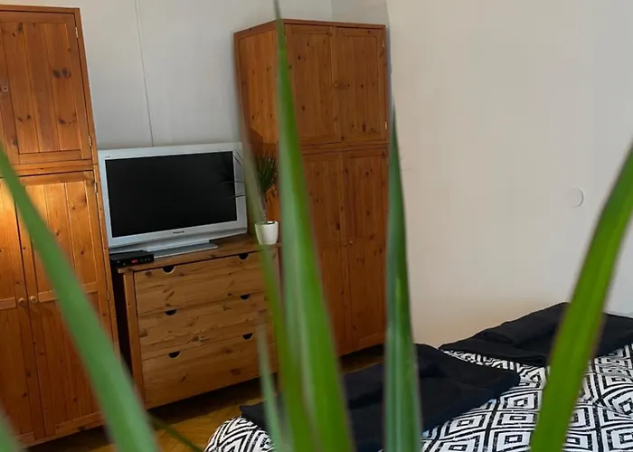 Гостевой дом Leander House *